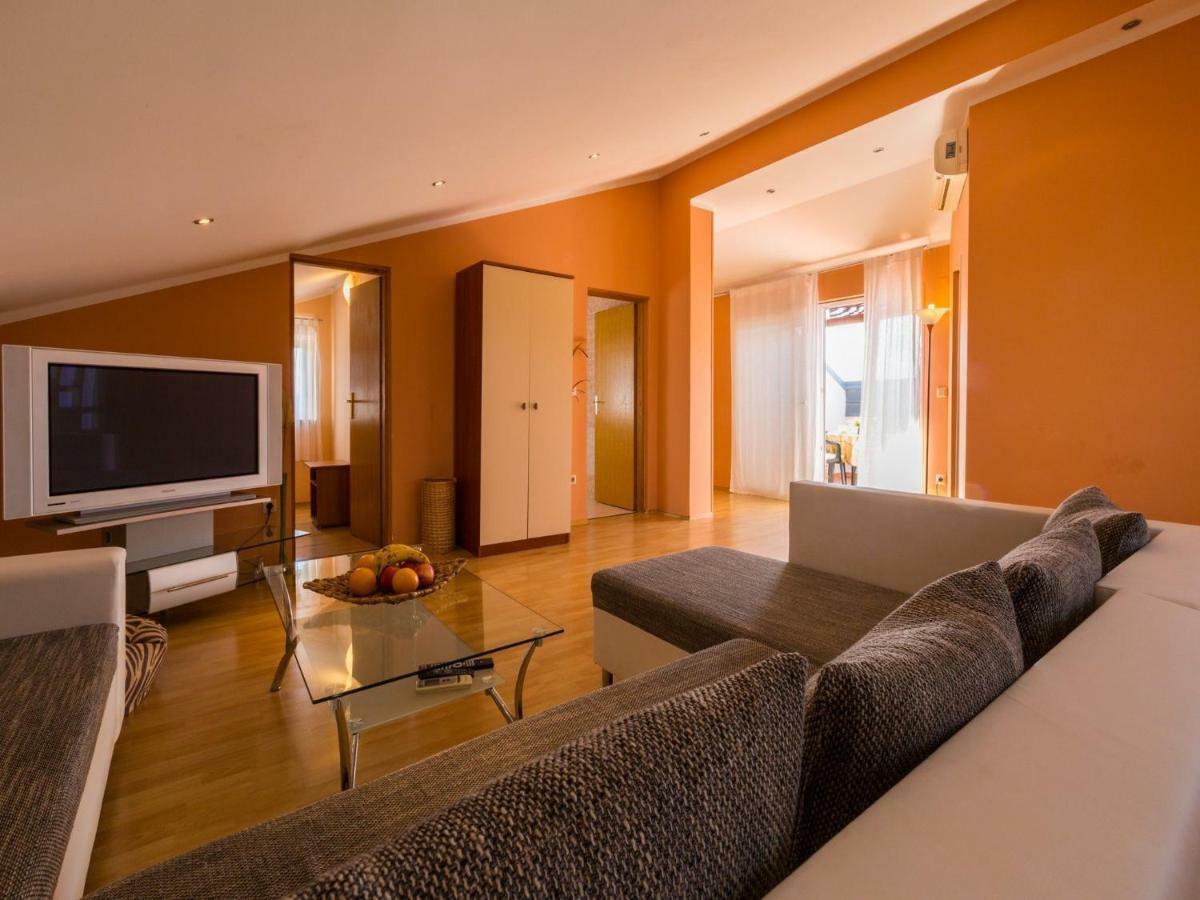 Alin Apartment *