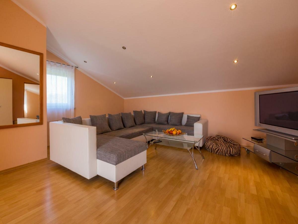 Apartment Alin Dramalj
