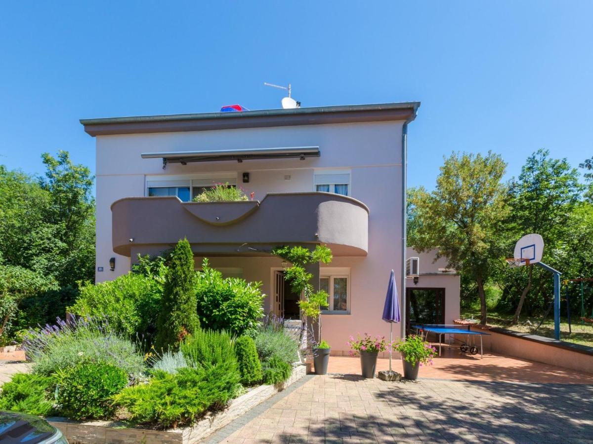 Alin Apartment