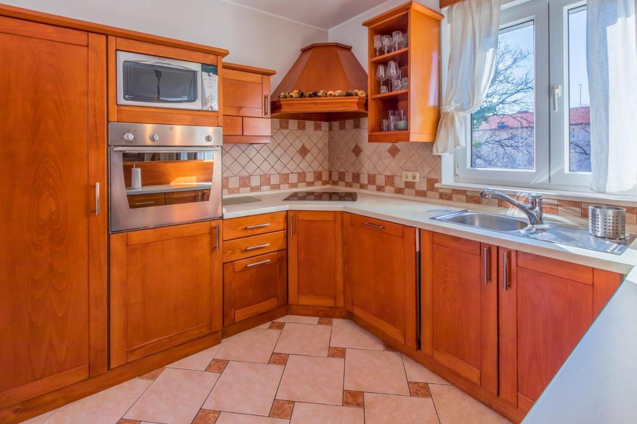 Alin Apartment *